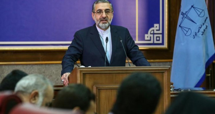 پرستارنمای دروغگو هنوز دستگیر نشده است/ ۳۰ سال حبس برای جهانبانی و شرکاء/ بازداشت منتشر کنندگان اخبار جعلی کرونایی