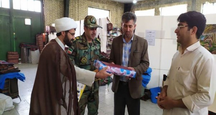 تجلیل از کارآفرین نمونه ارتشی در اسلام آبادغرب+عکس