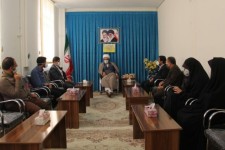 دیدار مسئول و خادمین کانون خدمت رضوی اسلام آبادغرب با امام جمعه شهرستان در دهه کرامت