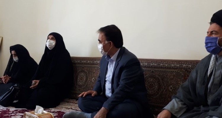 دیدار مسئولین دالاهو با خانواده شهدا و ایثارگران عملیات مرصاد