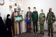 دیدار مسئولین اسلام آبادغرب با خانواده معظم شهدای شهرستان+تصاویر