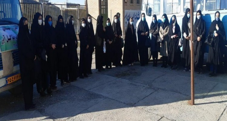  خدمات رسانی گروه جهادی شهید گل آور بسیج دانشجویی اسلام آبادغرب در روستای برزه+تصاویر