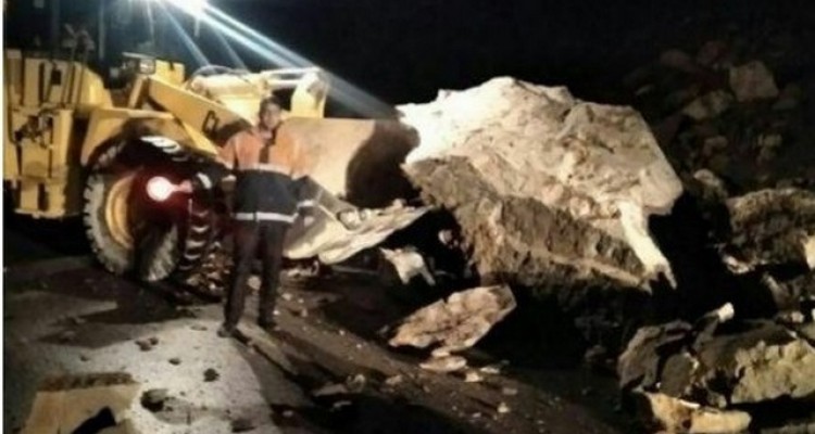 بازگشایی و رفع انسداد جاده حمیل به ایلام/کلیه راه های مواصلاتی اسلام آبادغرب باز است