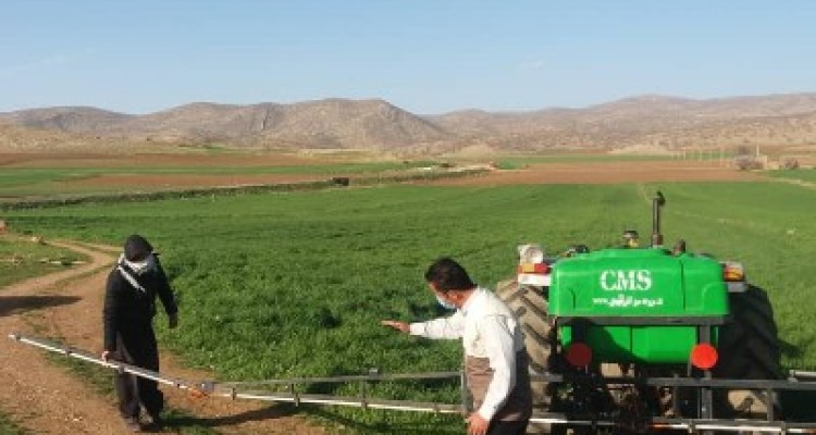 مشاوره های علمی و آموزش کشاورزان توسط بسیج مهندسین کشاورزی اسلام آبادغرب