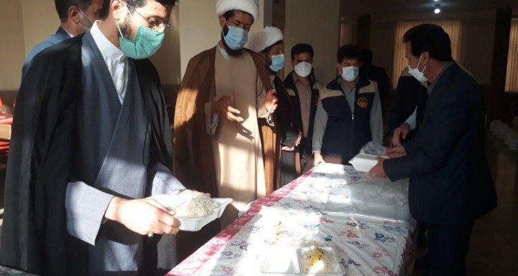 توزیع بیش از هزار پرس غذای گرم بین مددجویان کمیته امداد اسلام آبادغرب+تصاویر