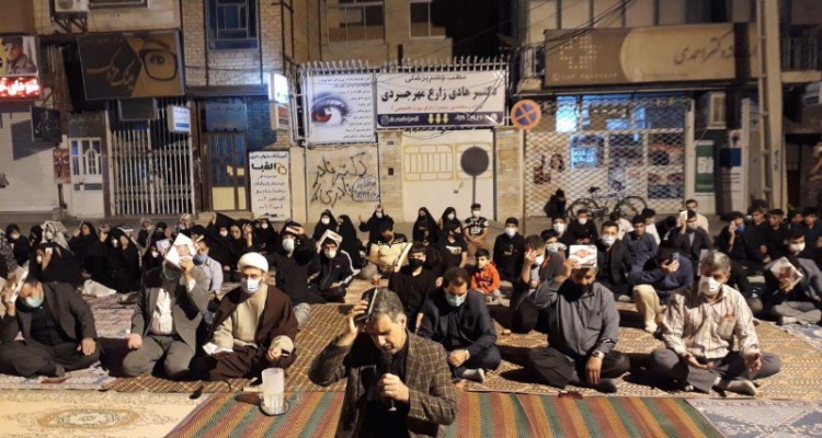 مراسم شب قدر در مساجد اسلام آبادغرب برگزار شد+تصاویر