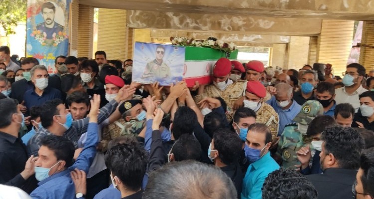 پیکر مطهر شهید سرهنگ خلبان «کیانوش بساطی» در اسلام آباد غرب تشییع شد+فیلم و تصاویر