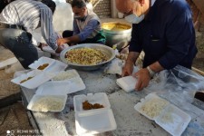 تهیه و توزیع 2000 پرس غذای گرم در پویش احسان غدیر توسط کانون خدمت رضوی شهرستان اسلام آبادغرب+تصاویر
