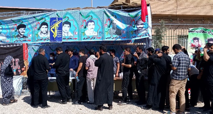 خدمت به زائرین اربعین حسینی در موکب شهید سلیمانی حمیل+فیلم و عکس