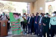 آيين غبارروبي و عطرافشاني مزار مطهر شهدا در اسلام آبادغرب برگزار شد.