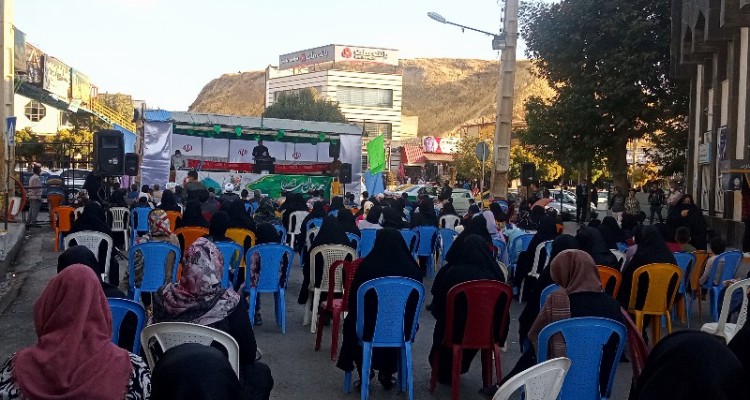 جشن میلاد پیامبر اسلام (ص) و امام صادق (ع) در اسلام آبادغرب برگزار شد