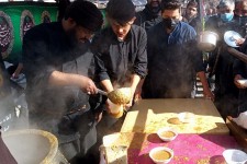 توزیع 9 هزار پرس غذای گرم در ایام فاطمیه اسلام آبادغرب+تصاویر