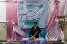 بانوان نقش بی بدیلی در تربیت دینی فرزندان و جامعه دارند