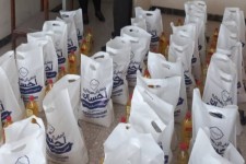 توزیع بسته های معیشتی در بین خانواده های معسر زندانیان در اسلام آبادغرب