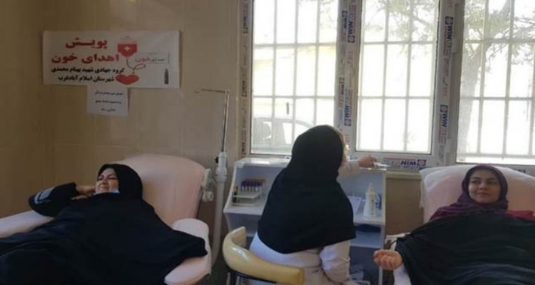 اهداء خون بانوان بسیجی در اسلام آبادغرب+تصاویر