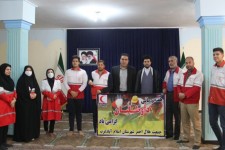 دیدار داوطلبان جمعیت هلال احمر اسلام آبادغرب با امام جمعه شهرستان+عکس