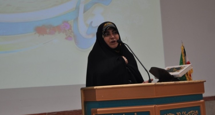 نقش زنان در خنثی سازی فتنه دشمنان مهمتر از مردان است/دشمن به بهانه حجاب در کشور ما فتنه ایجاد کرد