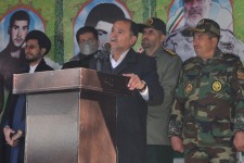 خدمت به مردم در رأس همه کارها قرار دارد/مدیریت عرصه نوکری به مردم است، کسی که توان خدمت به مردم را  ندارد صندلی را خالی کند