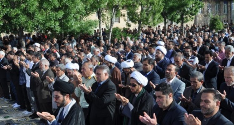 نماز عید فطر در اسلام‌آبادغرب برگزار شد+تصاویر