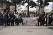 غبارروبی و عطرافشانی مزار شهدای اسلام‌آبادغرب+تصاویر