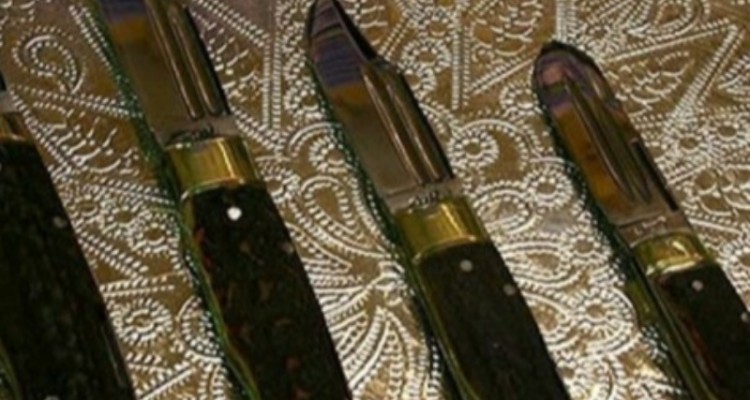 چاقوسازی هنری در نبرد با آتش و پولاد/ وعده ثبت ملی هنر سه‌هزار ساله دالاهونشینان