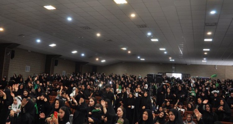 سینه‌زنی مادران اسلام‌آبادی در عزای شش ماهه کربلا