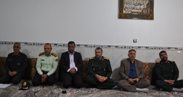 دیدارمسئولین با خانواده شهیدان دانش در اسلام آبادغرب+تصاویر