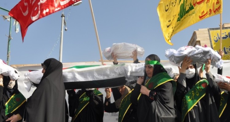 تشییع پیکر نمادین کودکان شهید غزه در اسلام‌آبادغرب+تصاویر