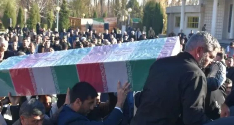 استقبال کم‌نظیر مردم کرمانشاه از شهدای گمنام