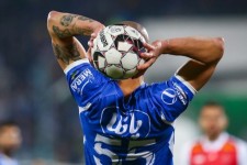 آیا برای تیم رقیب هم همین تصمیم را می‌گرفتید؟