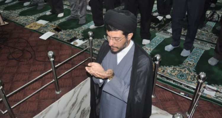 نماز با شکوه عید فطر به امامت حجت‌الاسلام سید روح الله زمانی موسوی امام جمعه شهرستان اسلام آباد غرب اقامه شد.