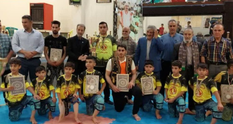 تیم زورخانه پوریای ولی اسلام آبادغرب توانست با اقتدار در دو بخش تیمی و انفرادی مسابقات قهرمانی استان در جایگاه نخست قرار بگیرد.