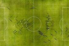 برق گرفتگی دو کارگر ورزشگاه وسط کنفرانس نکونام!/ آمبولانس مصدومان را به بیمارستان نبرد