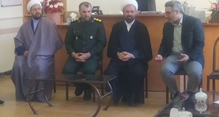 دیدار مسئول دفتر نمایندگی ولی فقیه دراستان کرمانشاه با دادستان ورئیس دادگستری شهرستان اسلام آبادغرب