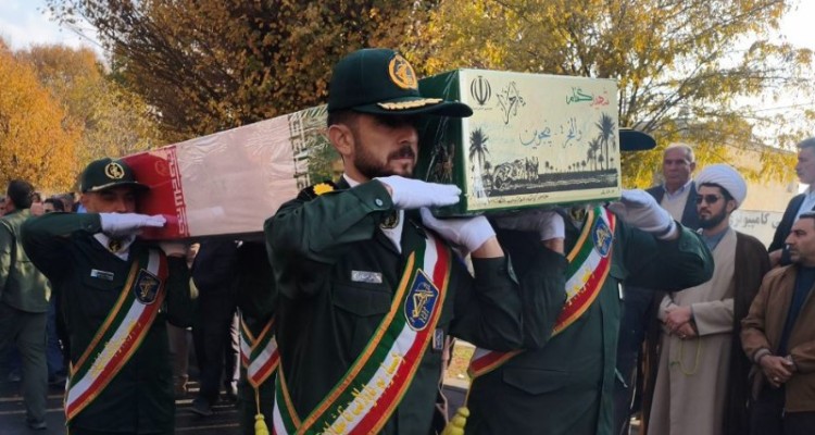 مراسم تشییع شهید گمنام در دانشگاه آزاد اسلامی اسلام‌آبادغرب برگزار شد