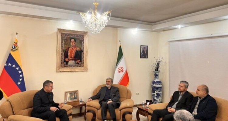 آمریکا به دنبال مقابله با ملت‌های آزاده و مبارز است