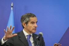 مذاکره برای حل موضوع هسته‌ای ایران ادامه دارد