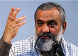 کسانی که برای سازش با استکبار چراغ سبر نشان میدهند، صلاحیت تفسیر پیام امام (ره) را ندارند کسانی که برای سازش با استکبار چراغ سبر نشان میدهند، صلاحیت تفسیر پیام امام (ره) را ندارند