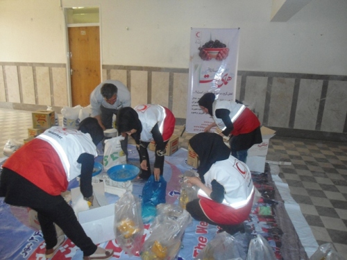 اهدای کمک های غیر نقدی هلال احمر اسلام آبادغرب به افراد بی سرپرست اهدای کمک های غیر نقدی هلال احمر اسلام آبادغرب به افراد بی سرپرست