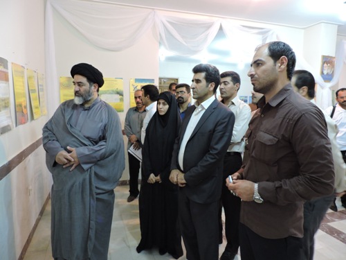 برپایی نمایشگاه پوستر عفاف و حجاب در اسلام آبادغرب/ دیدار امام جمعه با شاعران شهرستان برپایی نمایشگاه پوستر عفاف و حجاب در اسلام آبادغرب/ دیدار امام جمعه با شاعران شهرستان