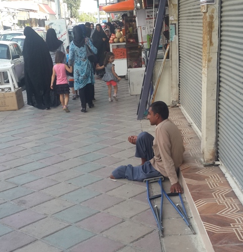 هجوم کم سابقه متکدیان از نقاط مختلف کشور به اسلام آبادغرب