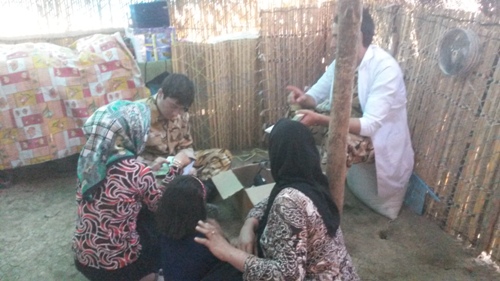 ارائه خدمات بهداشتی درمانی اکیپ های سیار تیپ 181 زرهی ارتش در اسلام آبادغرب به عشایر شهرستان