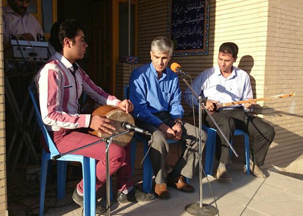 برنامههای فرهنگی- هنری «ئیوارانه» اجرا شد برنامههای فرهنگی- هنری «ئیوارانه» اجرا شد