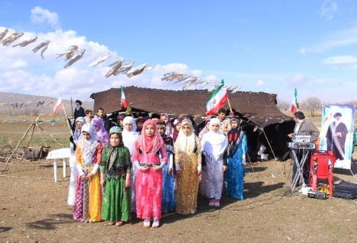  جشن پیروزی انقلاب اسلامی در طبیعت اسلام آبادغرب