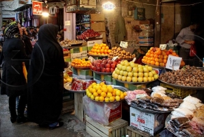 وقتی بازار شب عید برای جیب ها نقشه می کشد/ زیان مردم از تخلفات بقال و چقال