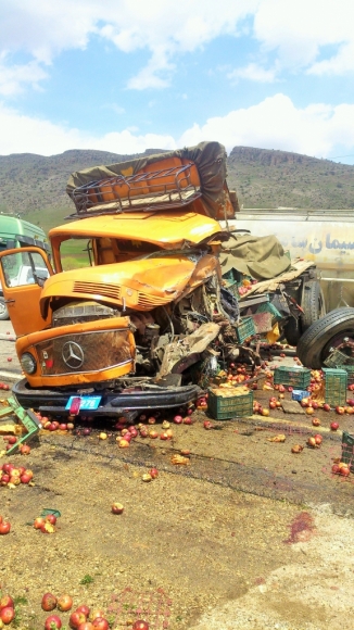 وقوع تصادف زنجیره ای در جاده کرند-اسلام آبادغرب