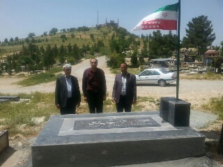 بازسازی قبور مطهر شهدای امامزاده حسن(ع)/دیدار با خانواده شهدا و ایثارگران در اسلام آبادغرب بازسازی قبور مطهر شهدای امامزاده حسن(ع)/دیدار با خانواده شهدا و ایثارگران در اسلام آبادغرب