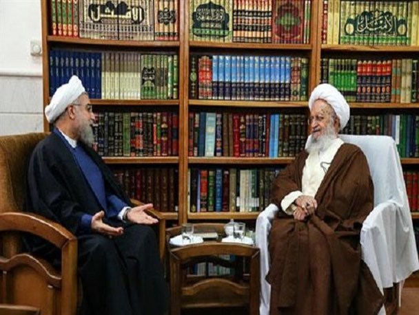 دولت به اشتغال جوانان و معیشت مردم توجه کند