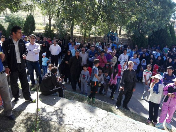  همایش بزرگ پیاده روی خانوادگی در اسلام آباد غرب برگزار شد