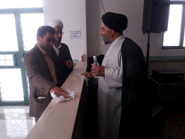 غبارروبی مساجد در اسلام آبادغرب